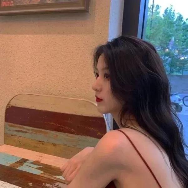 小犬与女孩